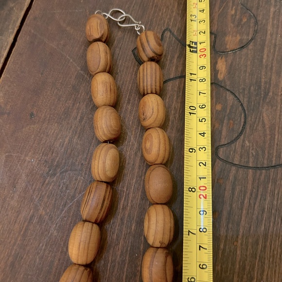 Handmade wood circular 24 inches of beads with crocodile jasper stone in middle - Picture 5 of 8